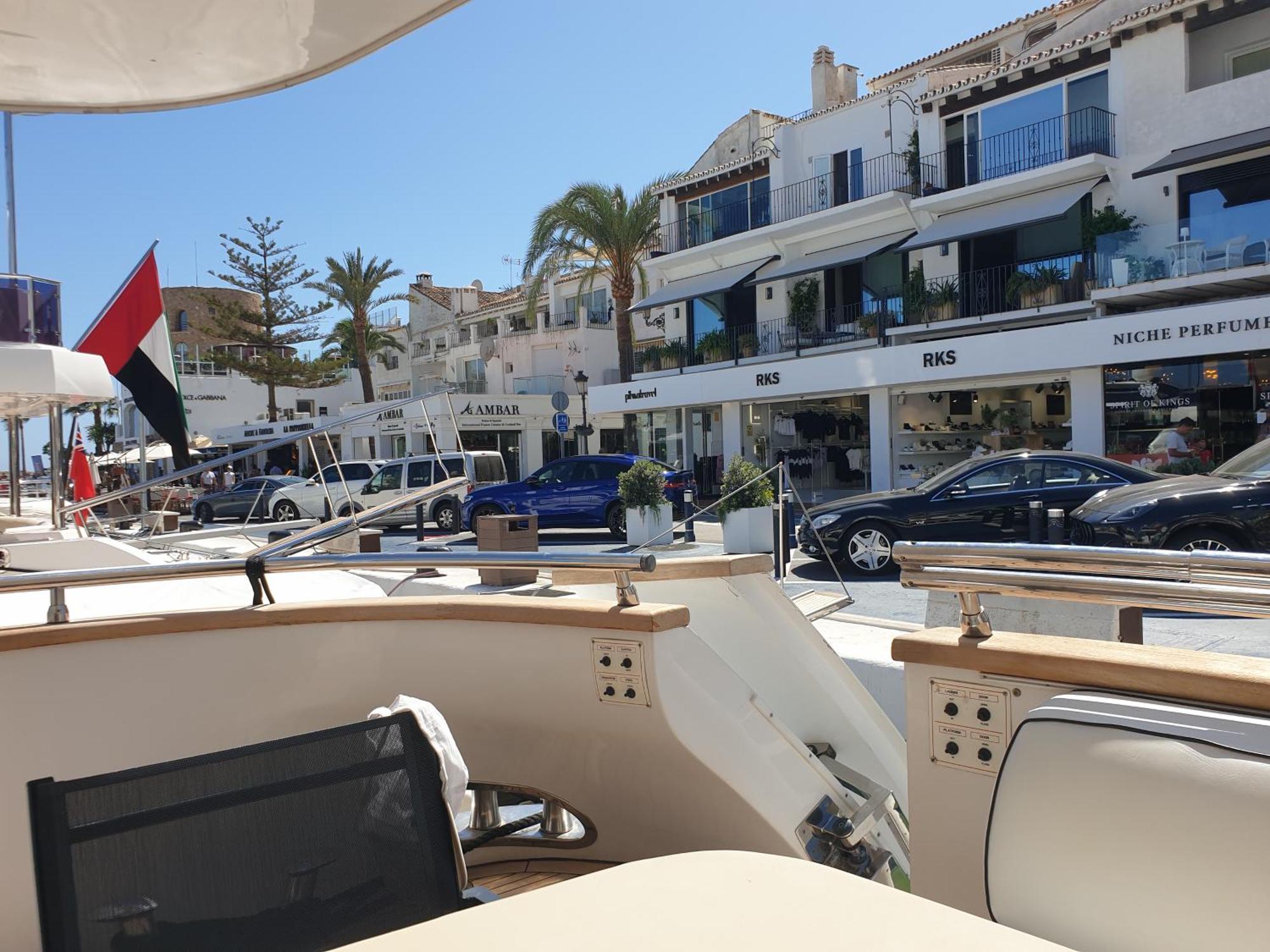 Hotel na wodzie Super Yacht Located In Puerto Banus *