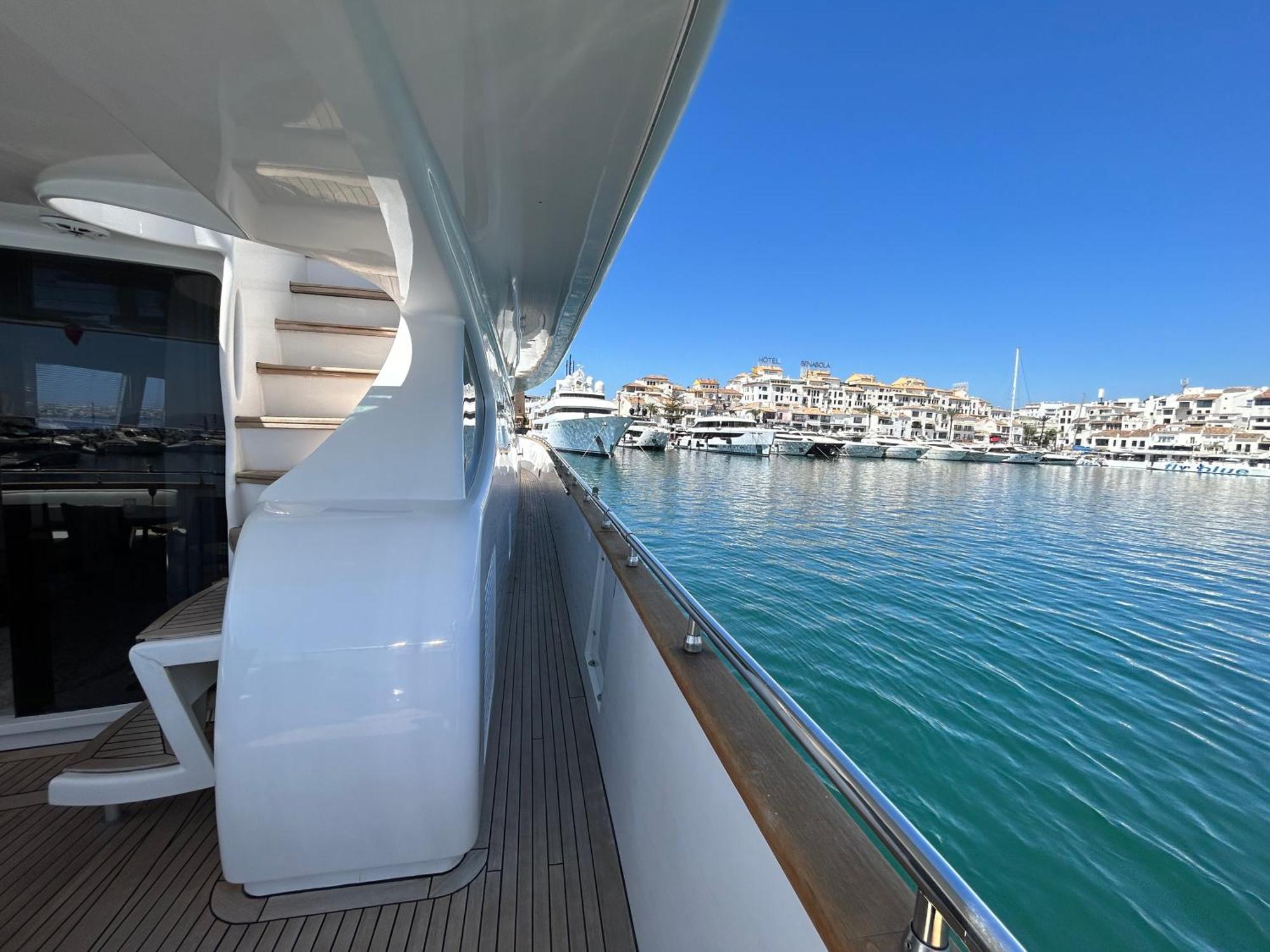 Hotel na wodzie Super Yacht Located In Puerto Banus Marbella